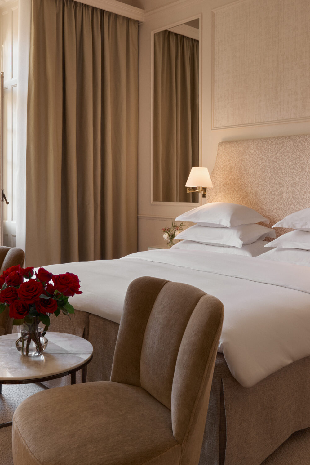 ROOM & SUITES