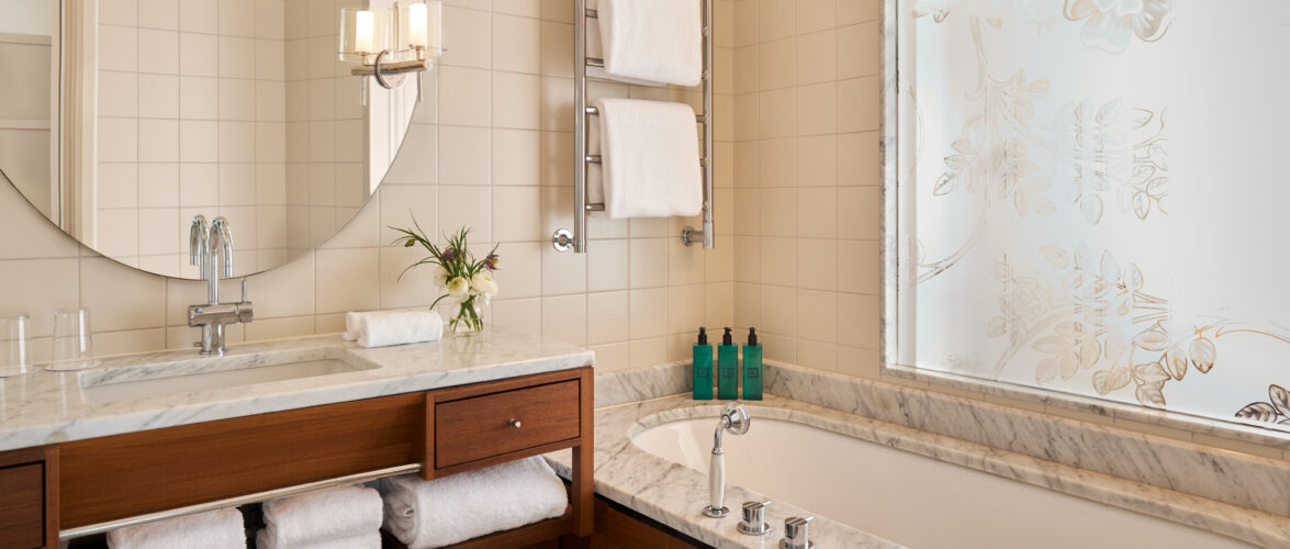 Dagmar Master Sea View Suite